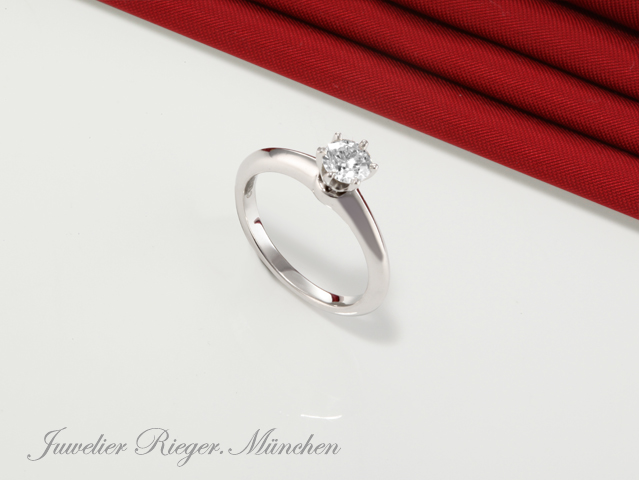 Bild 2 der Galerie: Tiffany & Co. Setting Ring Platin 950 Diamant 0,56 ct Gr. 50 Platinum Solitär