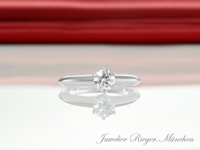 Bild 1 der Galerie: Tiffany & Co. Setting Ring Platin 950 Diamant 0,56 ct Gr. 50 Platinum Solitär