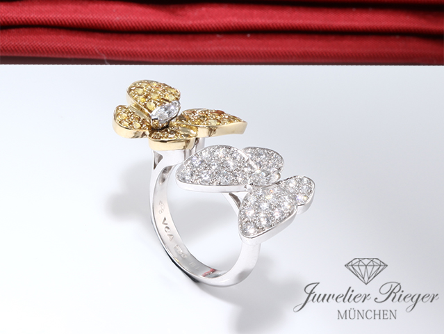Bild 3 der Galerie: Van Cleef & Arpels Between the Finger Ring Deux Papillons Gold Diamanten Saphire