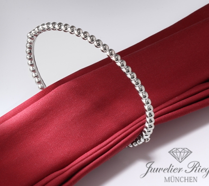 . Van Cleef & Arpels Armreif Perlee Pearls of Gold Gr M Weissgold 750 VCARO7A900