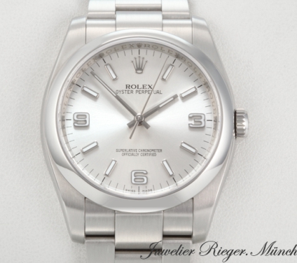Uhransicht von vorne, hauptsächlich das Zifferblatt und die Lünette sichtbar. Rolex Oyster Perpetual 36 mm 116000 2015 Edelstahl Automatik Stahl