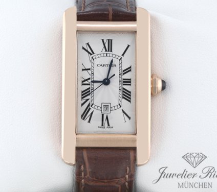 Uhransicht von vorne, hauptsächlich das Zifferblatt und die Lünette sichtbar. Cartier Medium Tank Americaine Rosegold 750 2019 W2620030 Automatik Gold